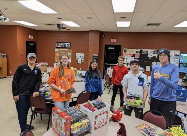 Key Club Launches Annual Toys for Tots Drive at AHS