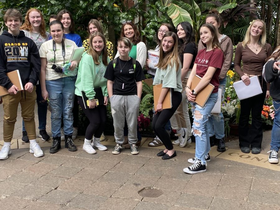 Alden Art Students Explore Botanical Gardens